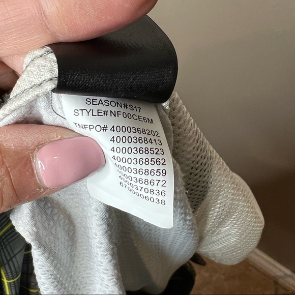 The North Face Gray Lime Green Plaid Shorts Lightweight Stretch Men's Size 40 - Picture 9 of 9